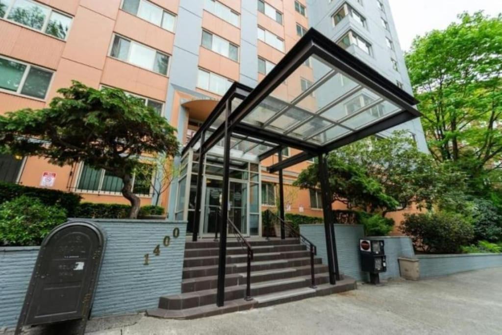 Tranquil 2Br Downtown Condo, Parking, King Bed Seattle Exterior photo